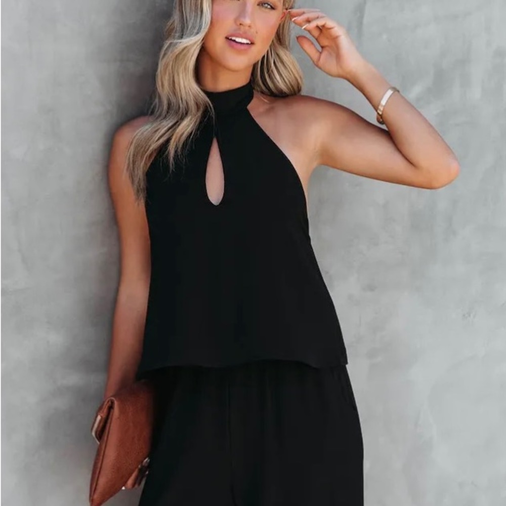 VICI stunning halter jumpsuit NWOT - Picture 9 of 12